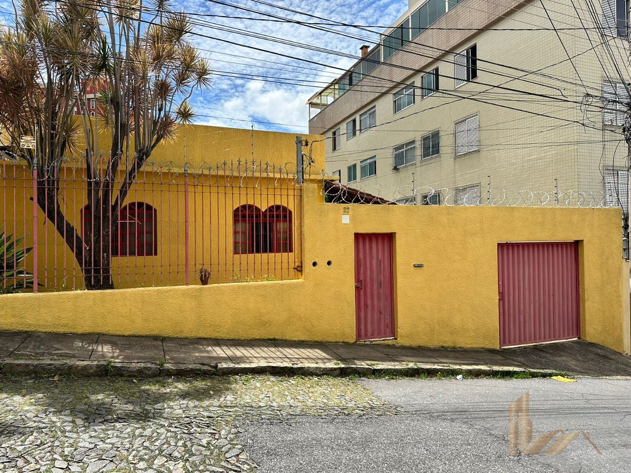 Casa 3 Quartos - Lote 420 m2 - Padre Eustaquio - Belo Horizonte - MG
