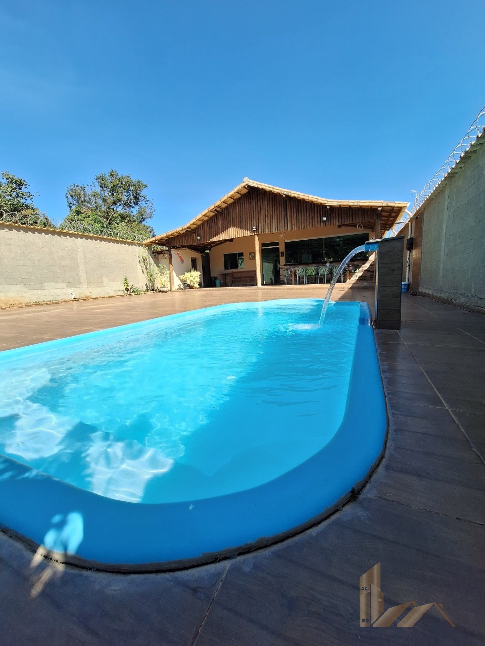 Venda ou Troca por Apartamento em BH - Ótima Casa 4 Quartos - Suíte - Piscina - Lote 360 m² - Andiroba - Esmeraldas - MG.