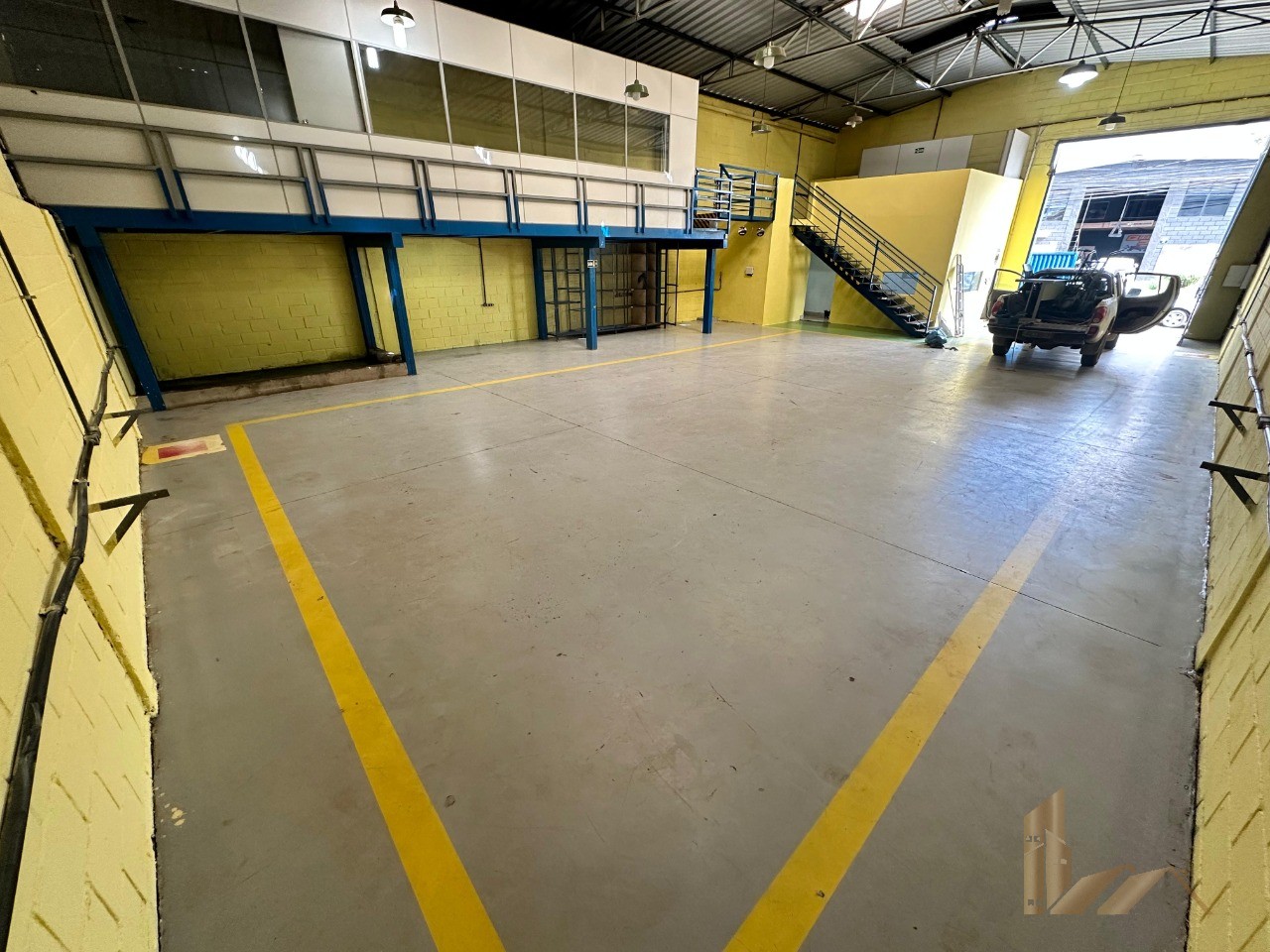 EXCELENTE GALPÃO DISPONÍVEL PARA LOCAÇÃO, 360M² POR R$ 9.000,00/MÊS - JARDIM CANADÁ - NOVA LIMA/MG