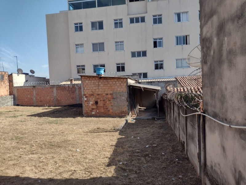 LOTE PLANO DE 525 M2, FRENTE DE 17,5 MTS, COM COEFICIENTE DE 1.5 À VENDA POR R$ 600.000,00 - MANTIQUEIRA - BELO HORIZONTE/MG