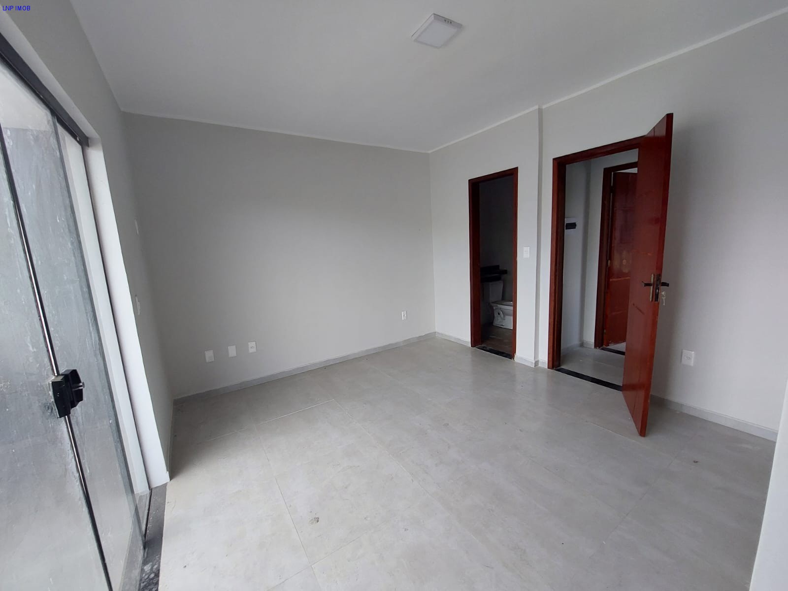 Casa à venda com 2 quartos, 190m² - Foto 11