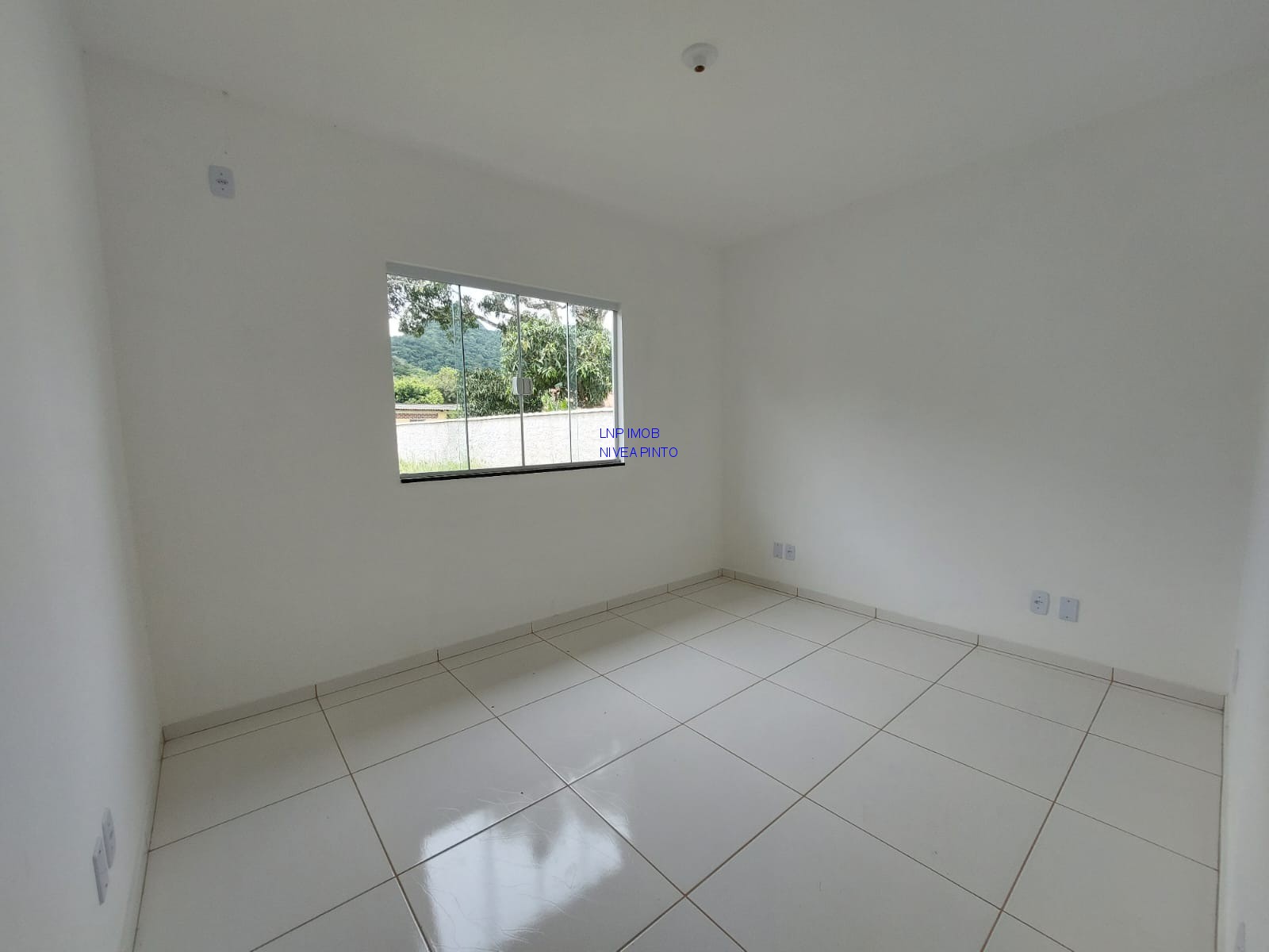 Casa à venda com 2 quartos, 370m² - Foto 10