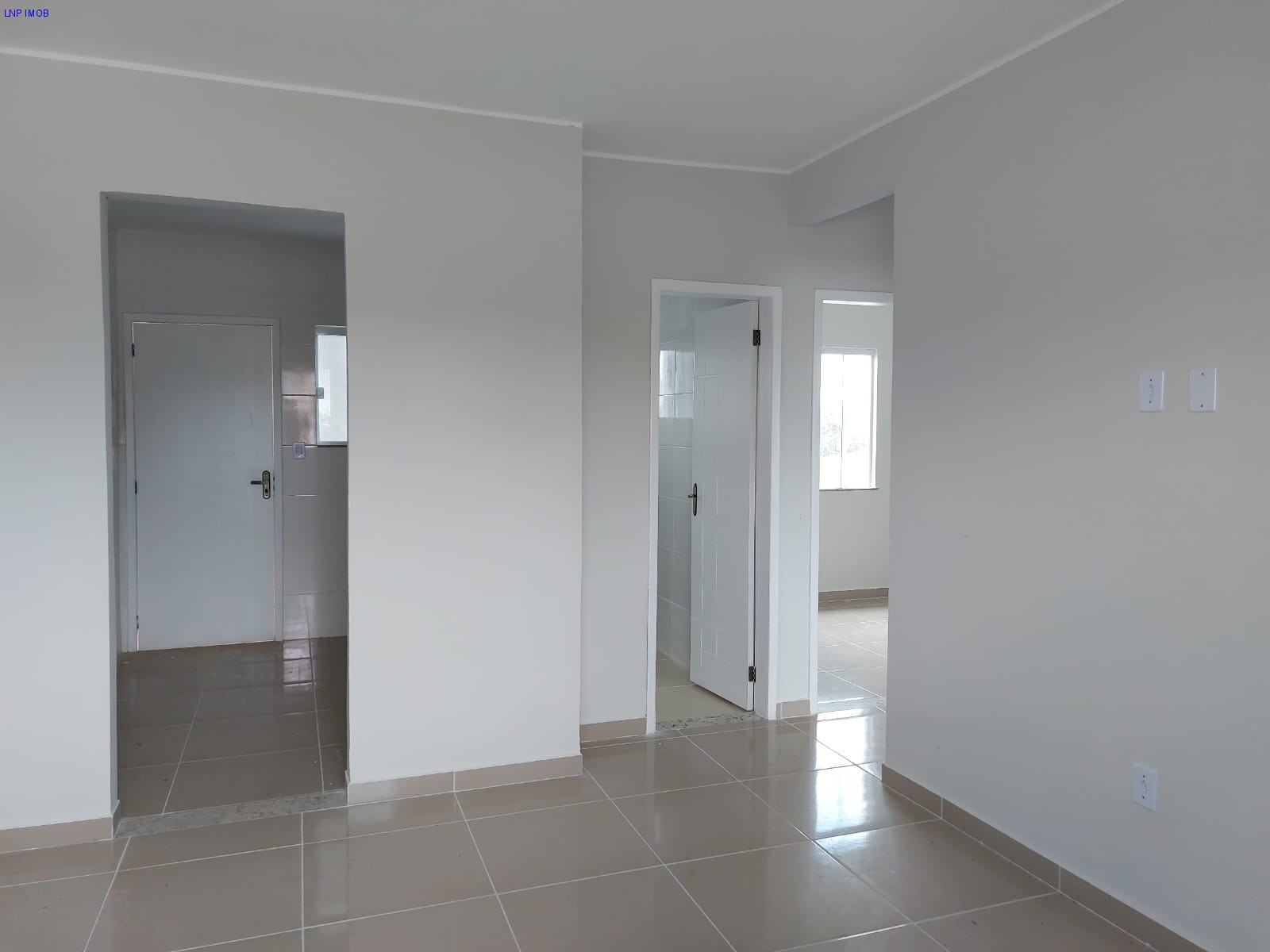 Casa à venda com 2 quartos, 80m² - Foto 5