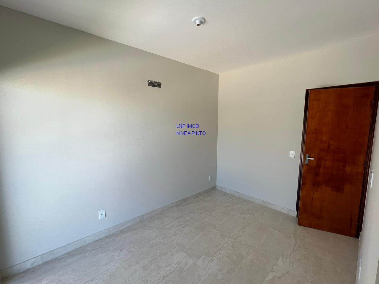 Casa à venda com 2 quartos, 100m² - Foto 12