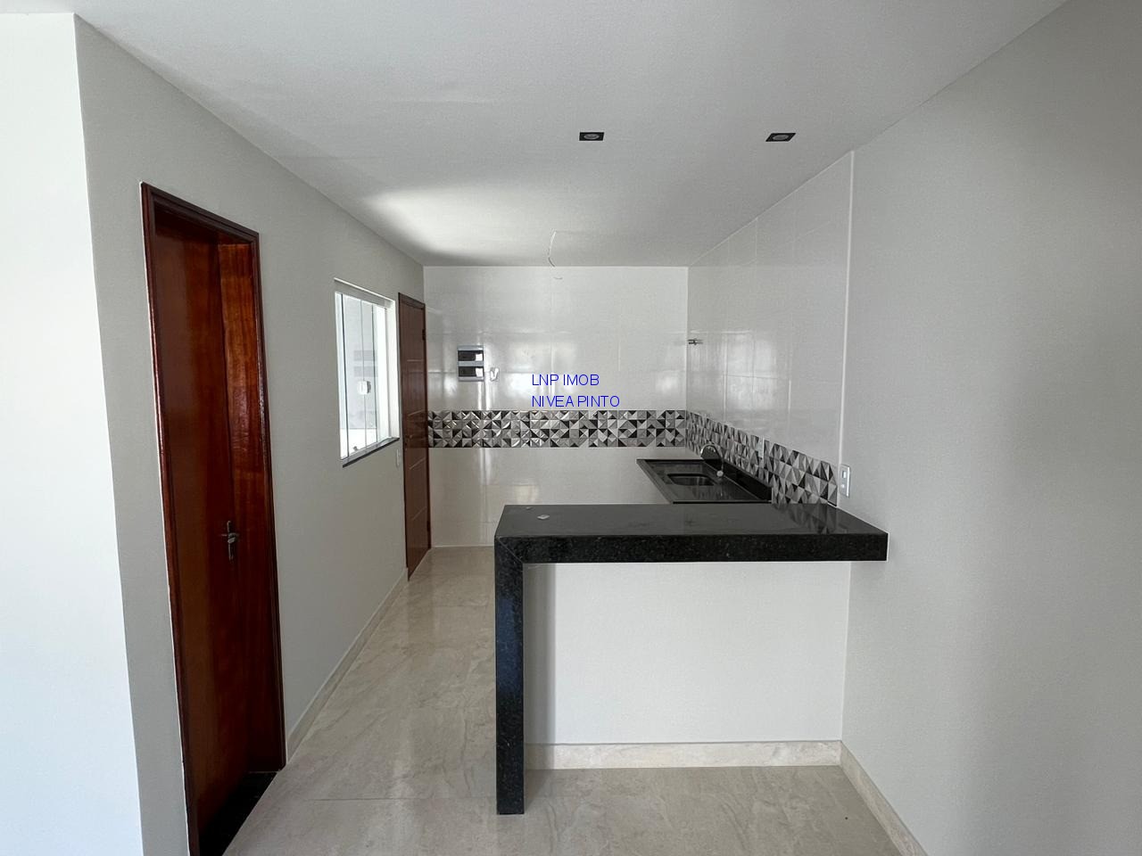 Casa à venda com 2 quartos, 100m² - Foto 6