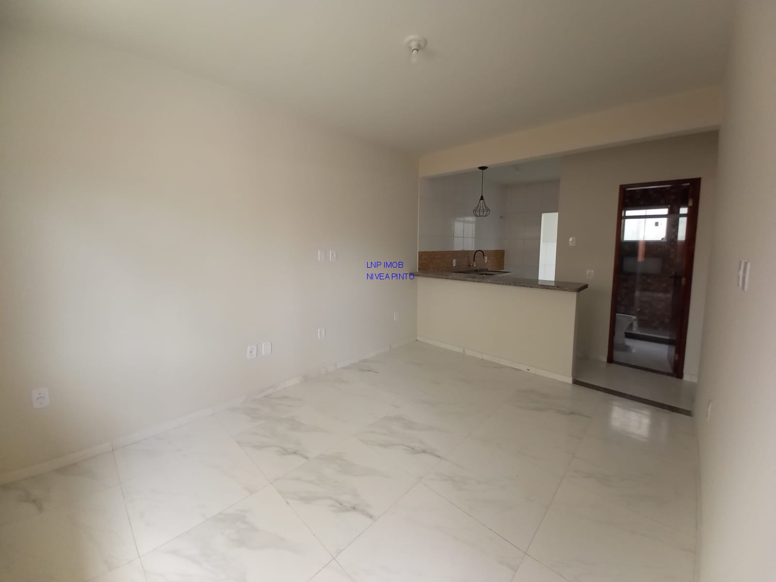 Casa à venda com 2 quartos, 50m² - Foto 4