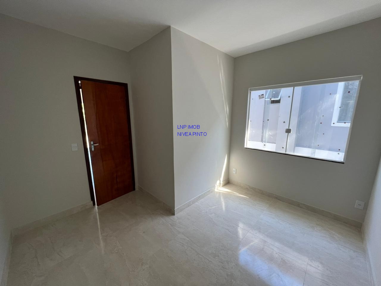 Casa à venda com 2 quartos, 100m² - Foto 11