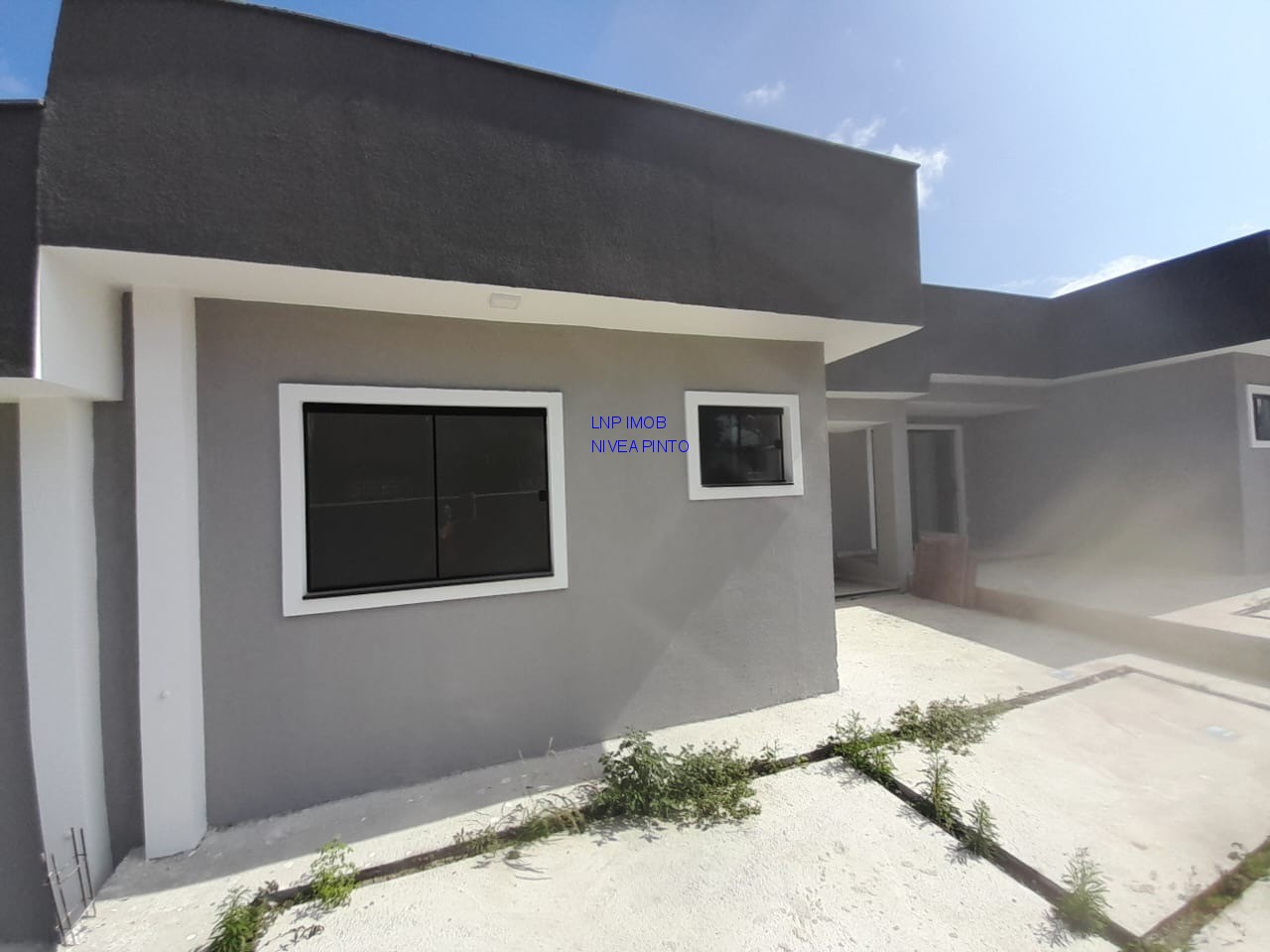 Casa à venda com 2 quartos, 200m² - Foto 1