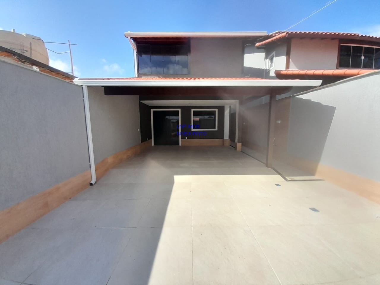 Casa à venda com 2 quartos, 360m² - Foto 2