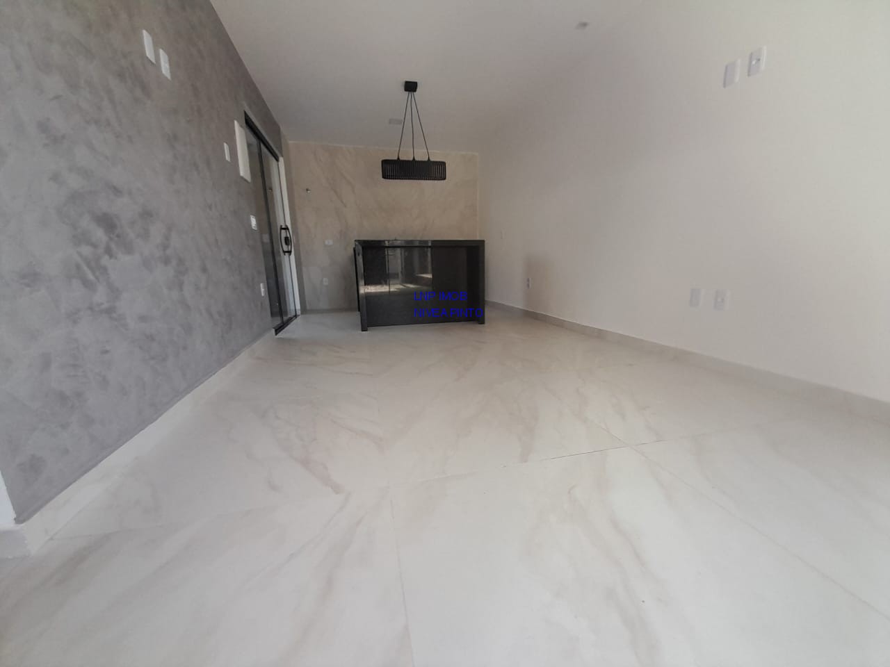 Casa à venda com 2 quartos, 200m² - Foto 3