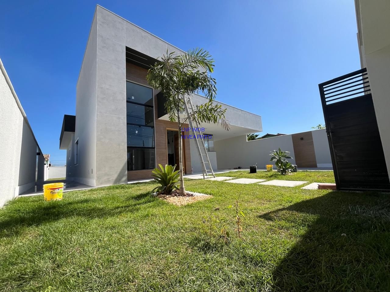 Casa à venda com 3 quartos, 480m² - Foto 1