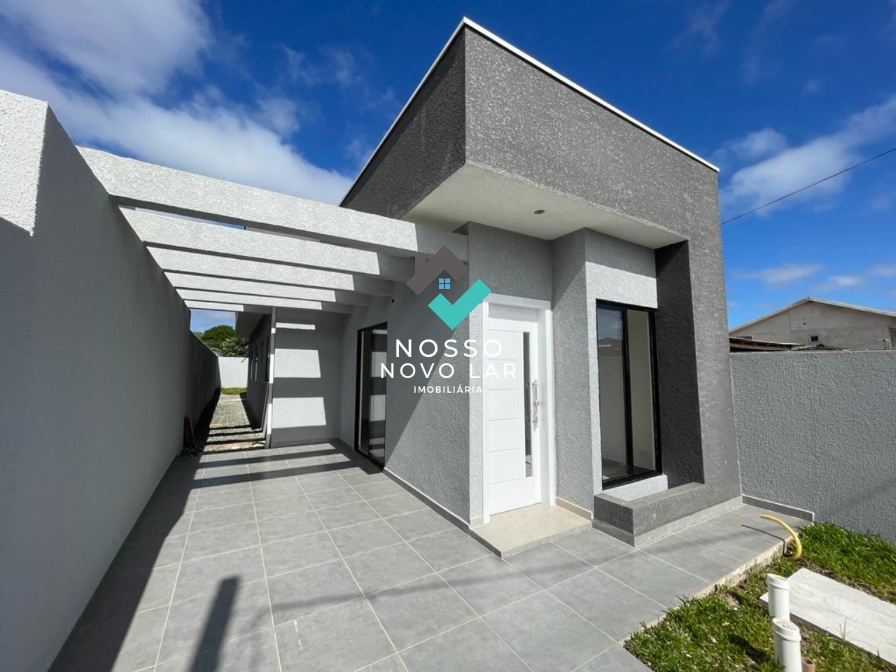 CASA NOVA DE ALTO PADRÃO COM 03 QUARTOS E UMA SUÍTE EM SÃO JOSÉ DOS PINHAIS - BAIRO SÃO MARCOS.