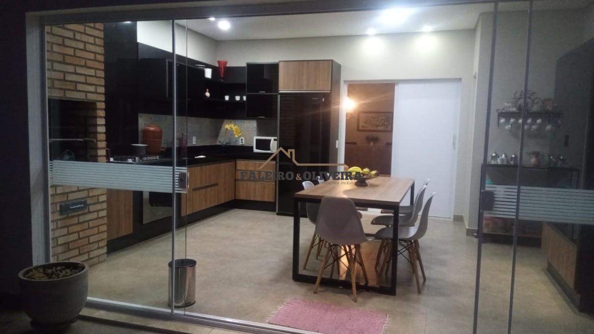 Casa à venda com 3 quartos, 186m² - Foto 11