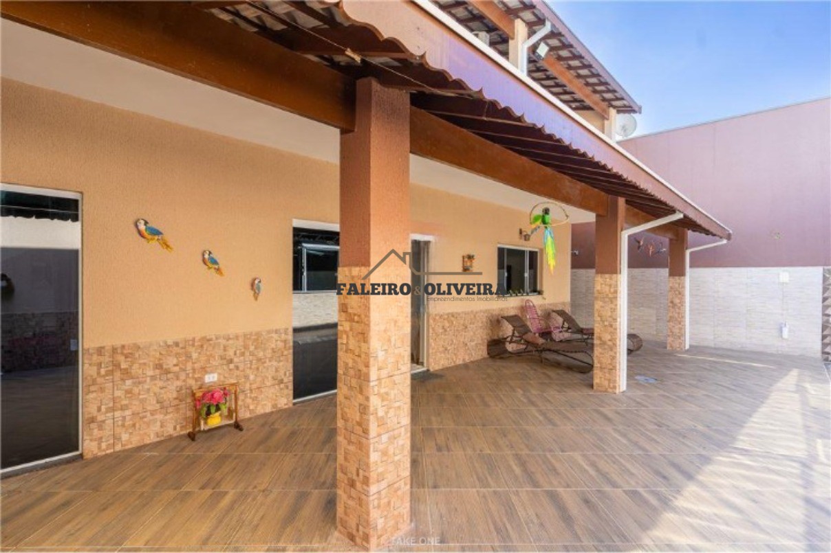 Casa à venda com 3 quartos, 430m² - Foto 1