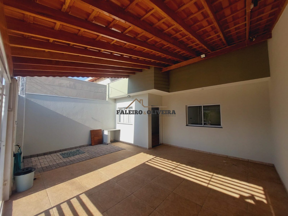 Casa à venda com 3 quartos, 93m² - Foto 2