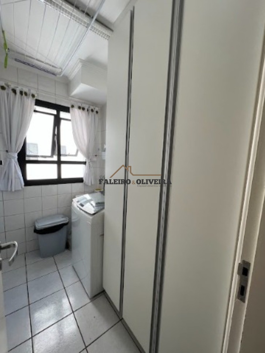 Apartamento à venda com 2 quartos, 75m² - Foto 4