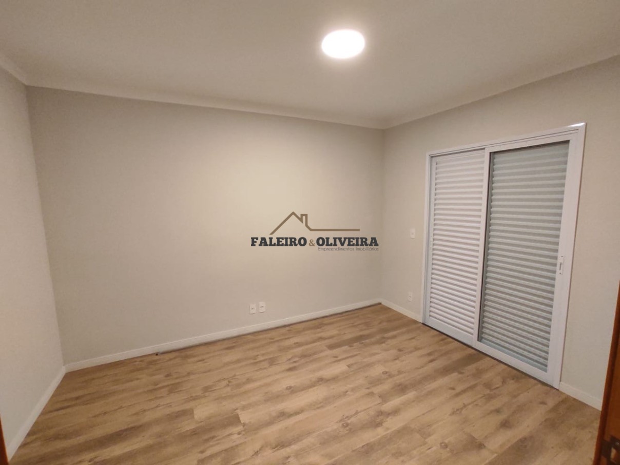 Casa à venda com 3 quartos, 195m² - Foto 14