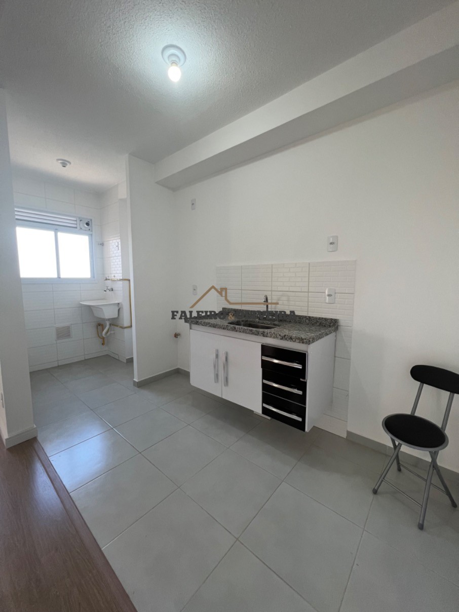 Apartamento à venda com 3 quartos, 64m² - Foto 2