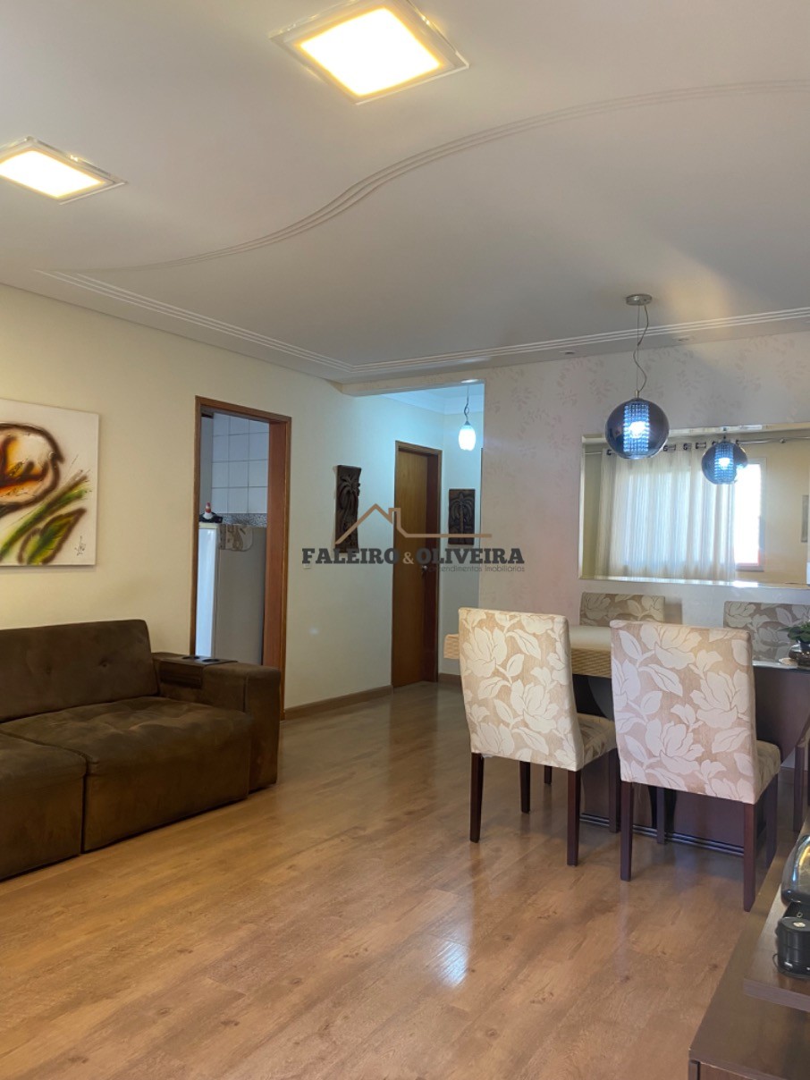 Apartamento à venda com 2 quartos, 64m² - Foto 2