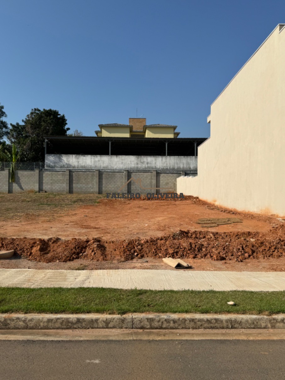 Terreno à venda, 300m² - Foto 1