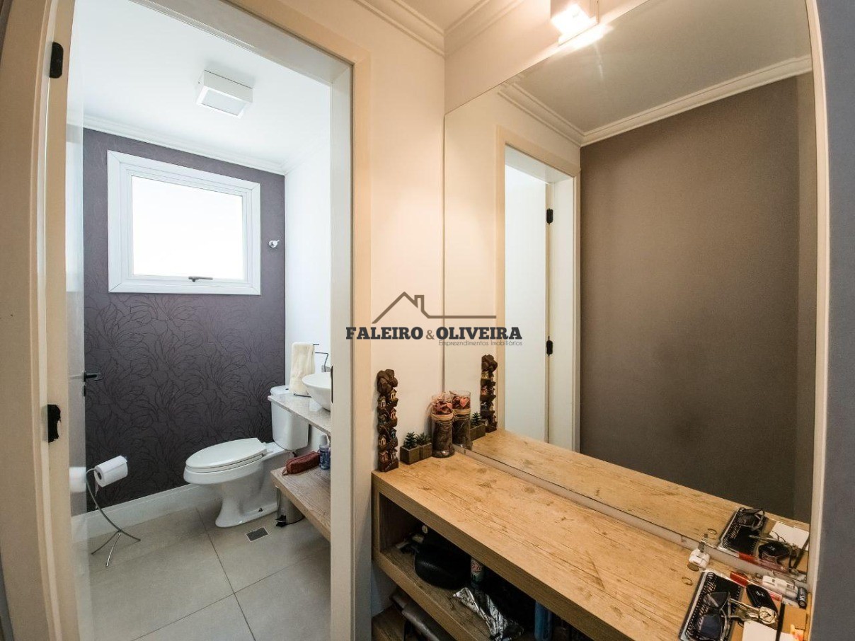 Casa à venda com 3 quartos, 220m² - Foto 2