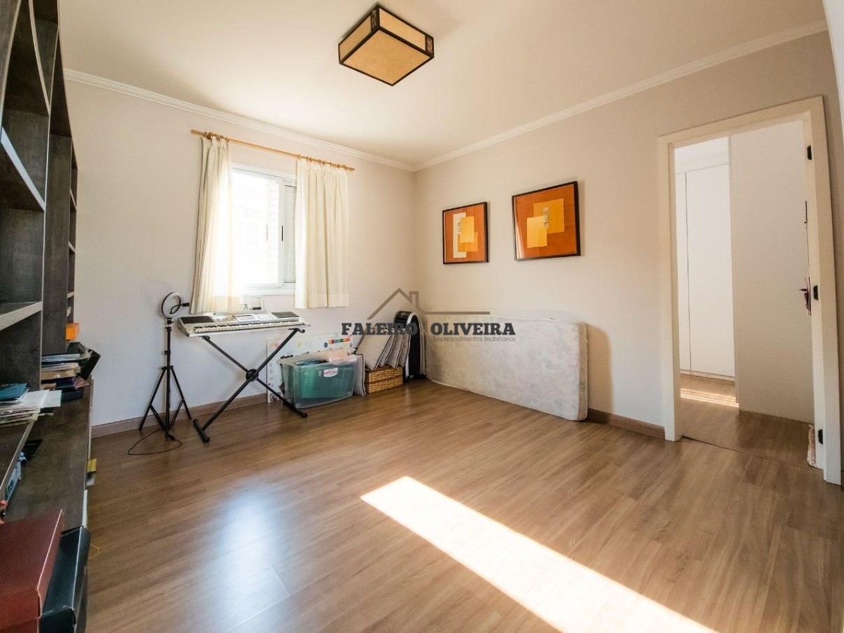 Casa à venda com 3 quartos, 220m² - Foto 10