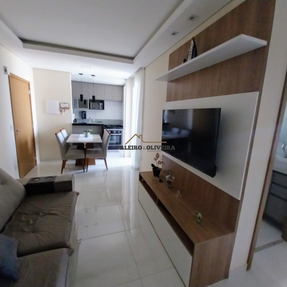 Apartamento à venda com 2 quartos, 56m² - Foto 1