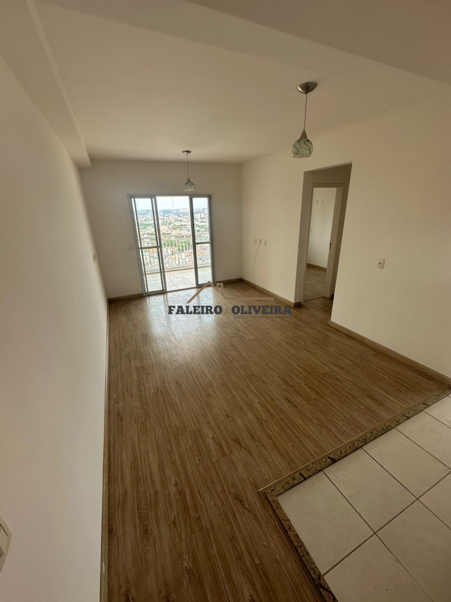 Apartamento à venda com 2 quartos, 69m² - Foto 2