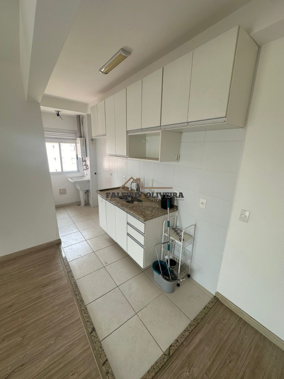 Apartamento à venda com 2 quartos, 69m² - Foto 5