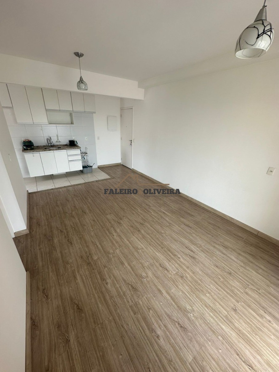 Apartamento à venda com 2 quartos, 69m² - Foto 3