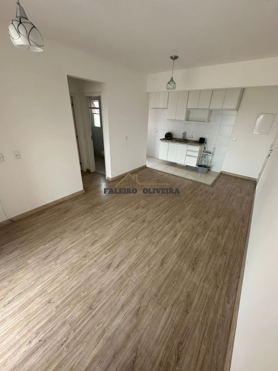 Apartamento à venda com 2 quartos, 69m² - Foto 4