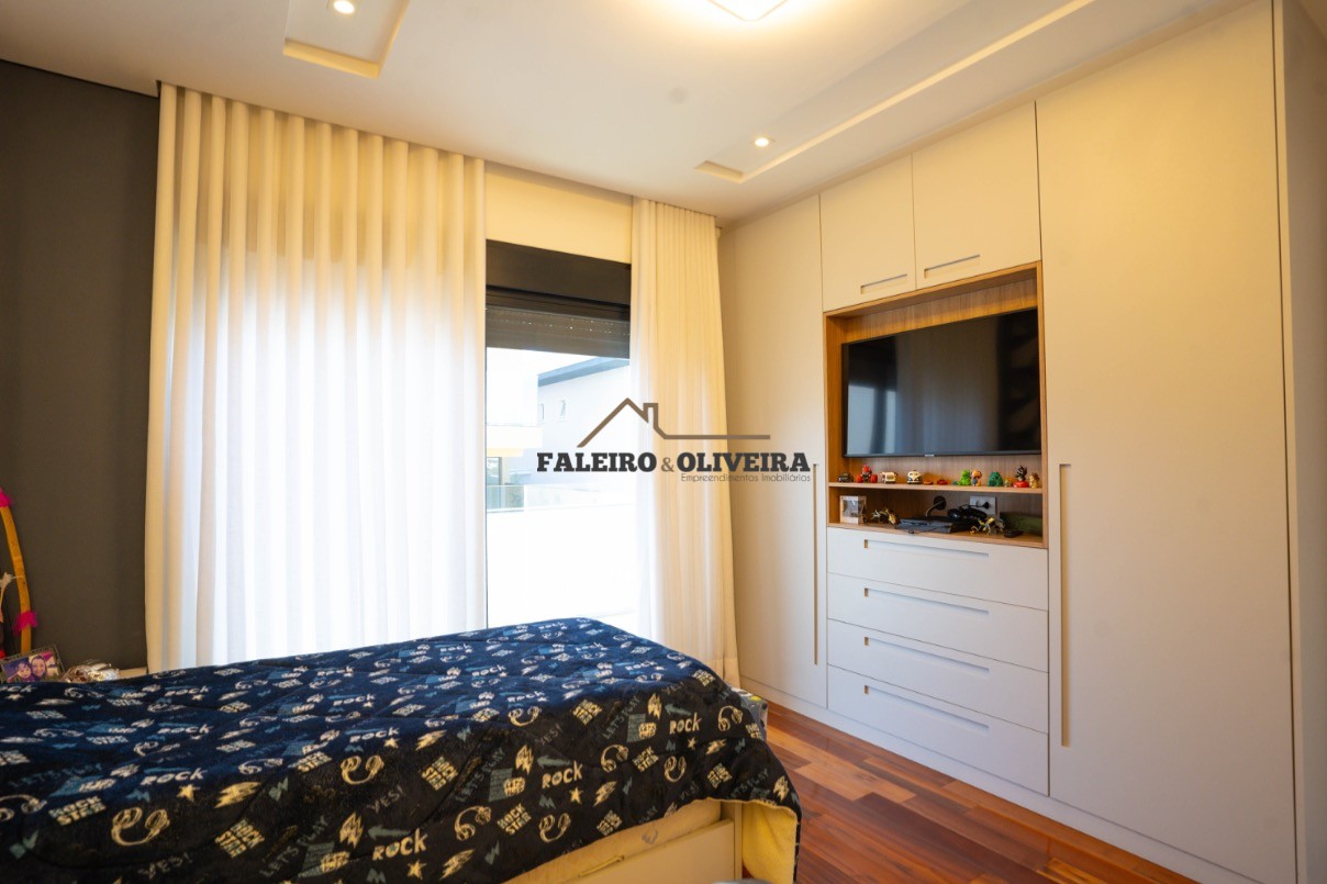 Casa, 3 quartos, 216 m² - Foto 2