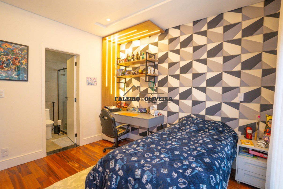 Casa, 3 quartos, 216 m² - Foto 1