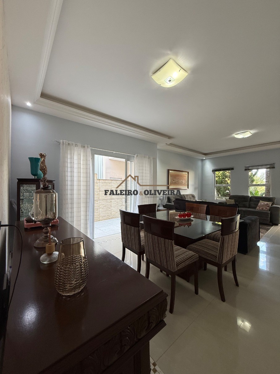 Casa, 3 quartos, 235 m² - Foto 4