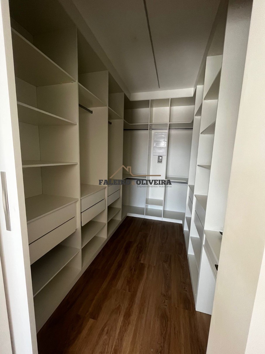 Casa, 3 quartos, 242 m² - Foto 2