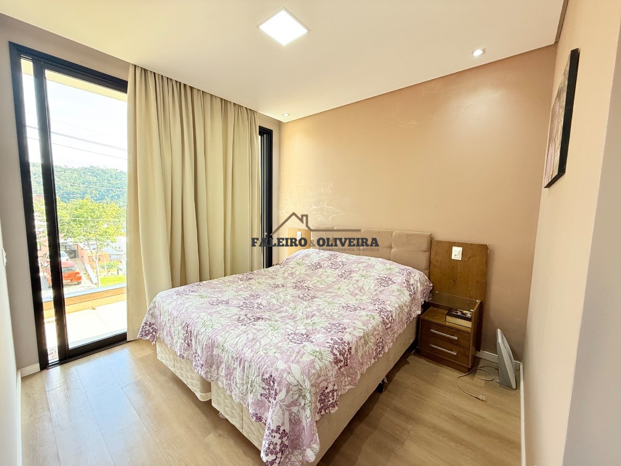 Casa, 4 quartos, 230 m² - Foto 2