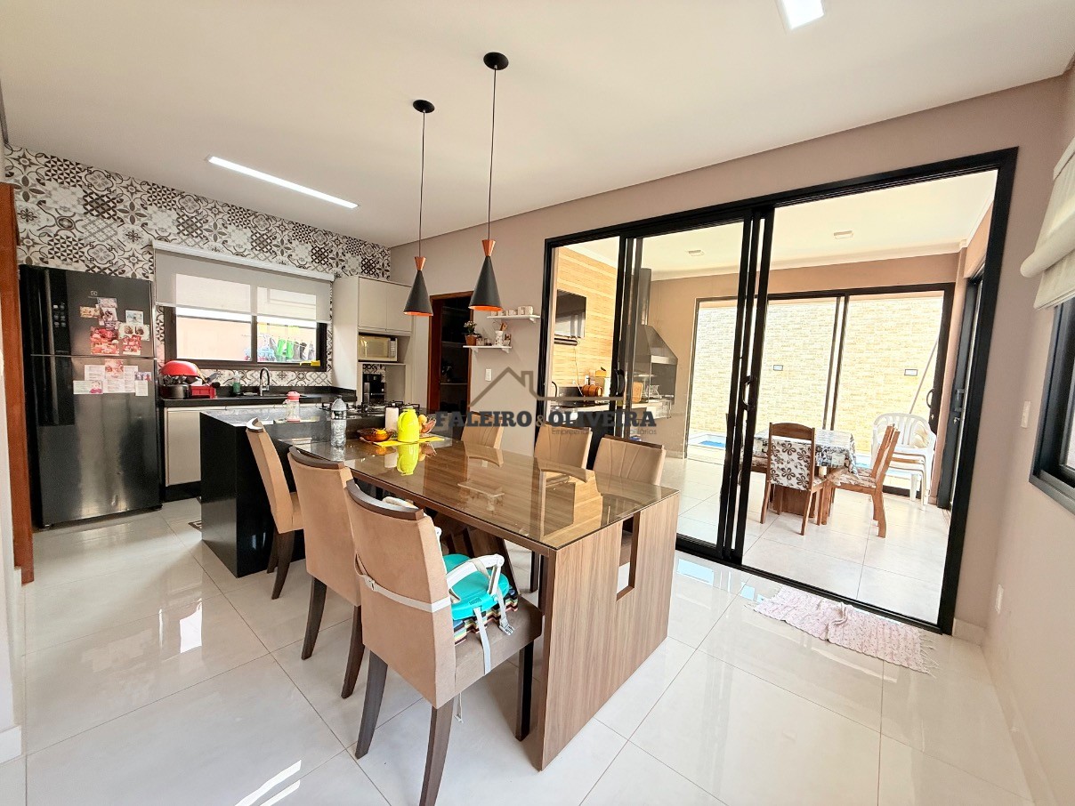Casa, 4 quartos, 230 m² - Foto 13