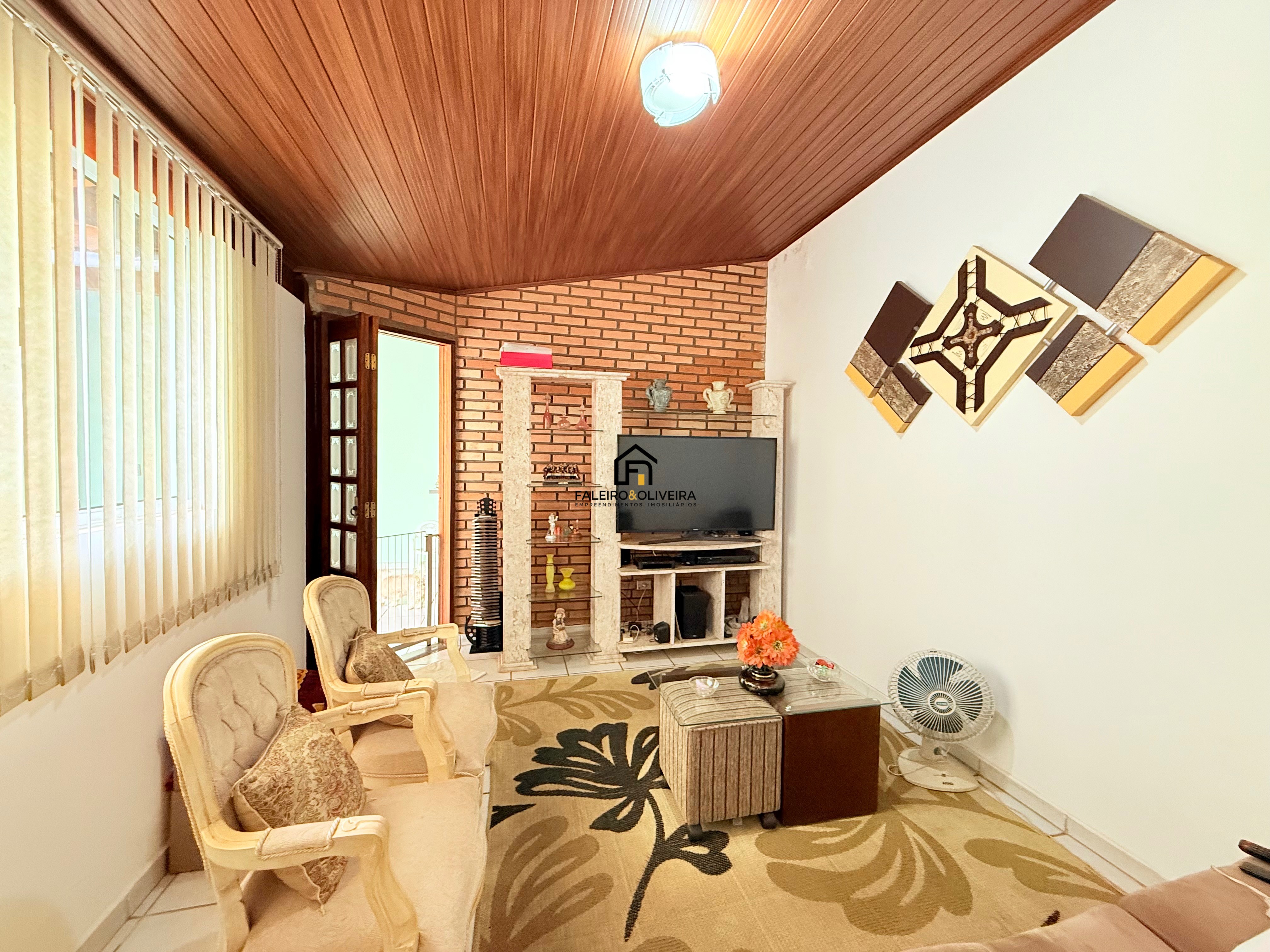 Casa, 3 quartos, 180 m² - Foto 1