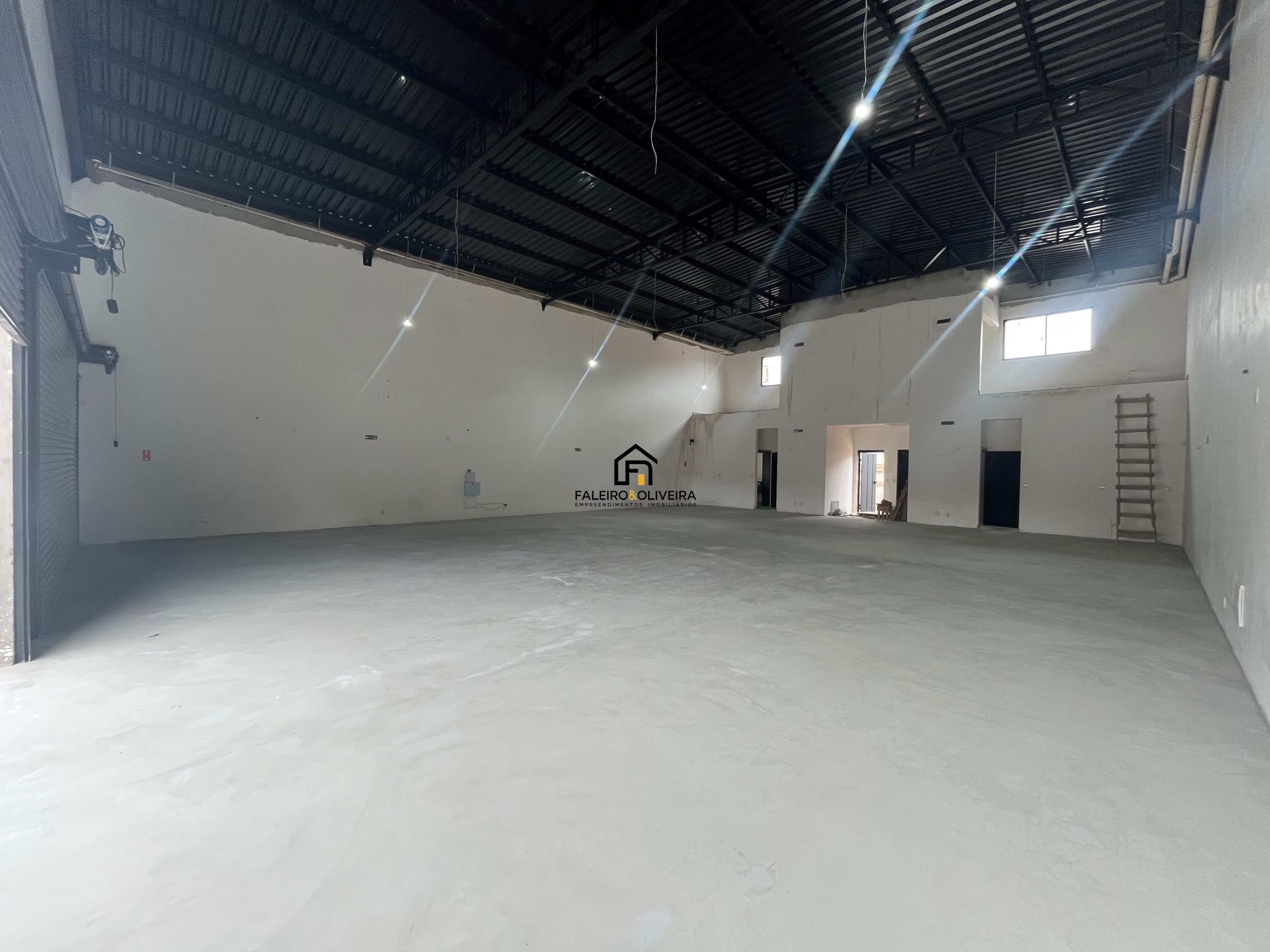 Loja-Salão, 448 m² - Foto 1