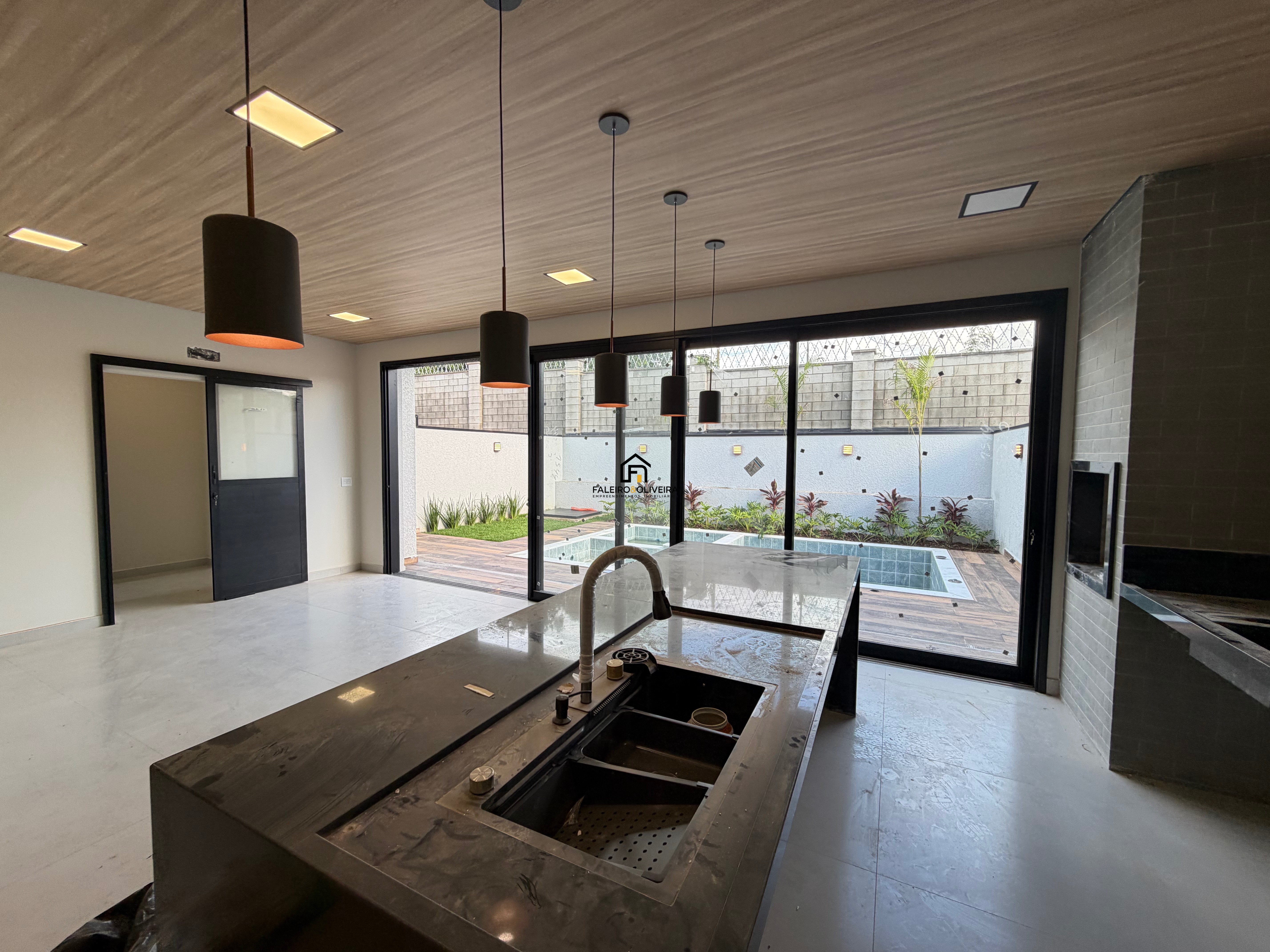 Casa, 3 quartos, 220 m² - Foto 2