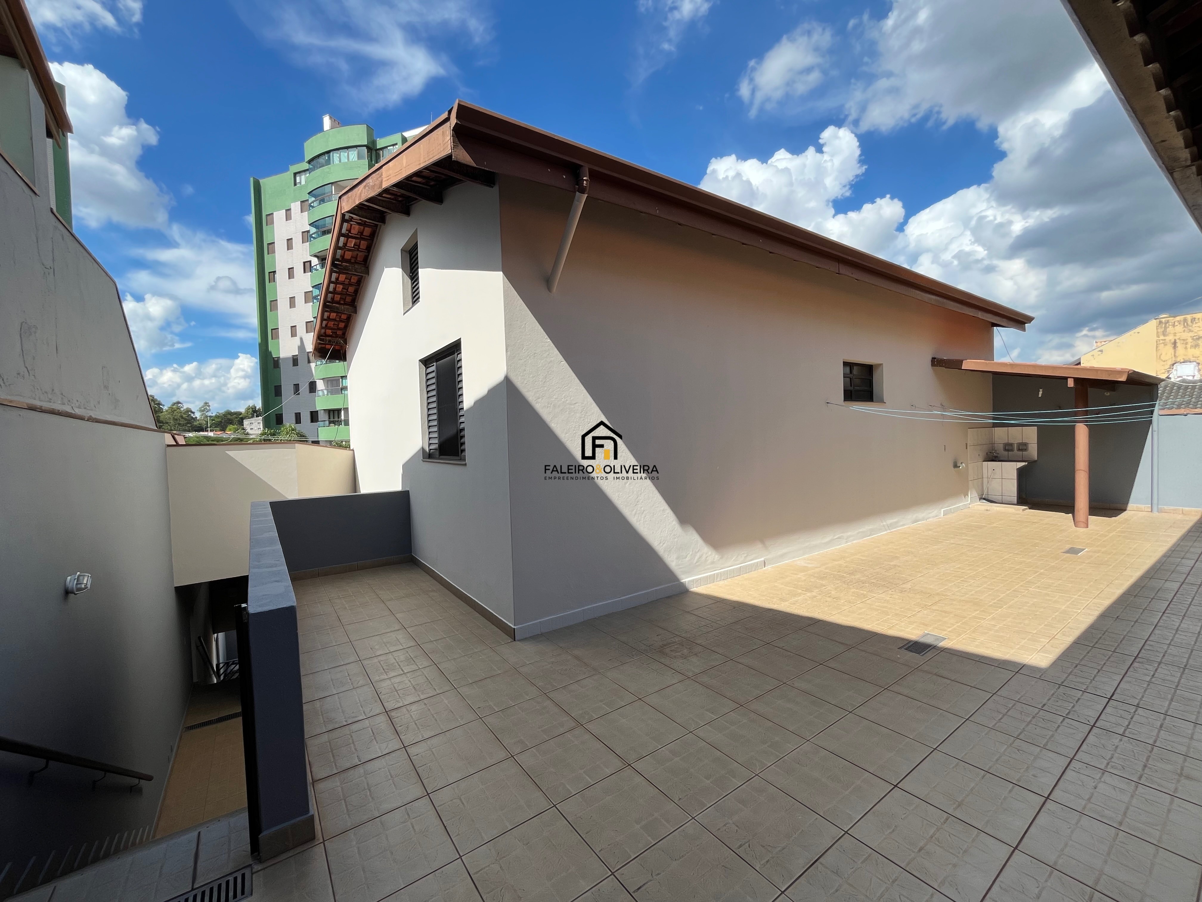 Casa, 4 quartos, 350 m² - Foto 4
