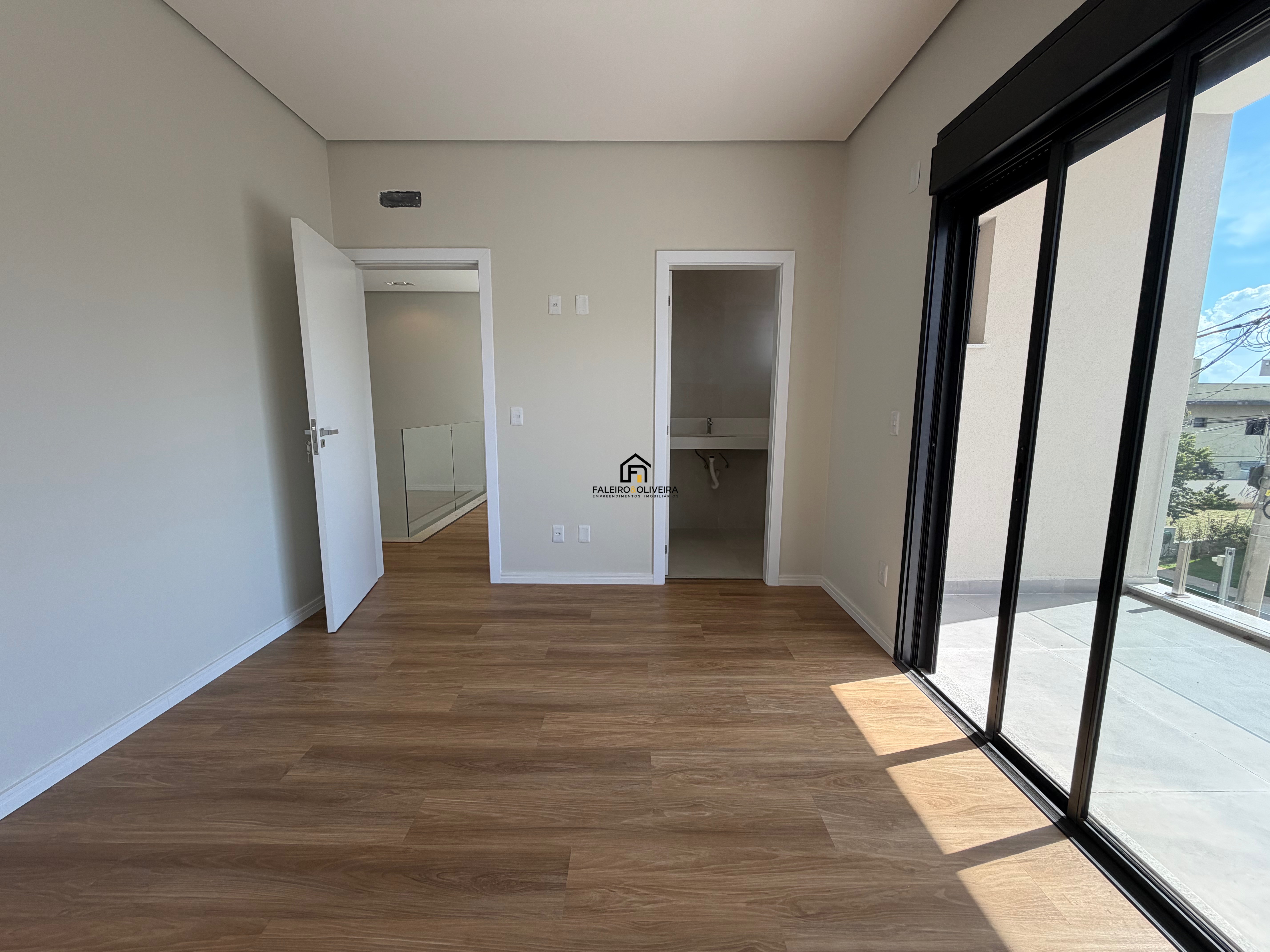 Casa, 3 quartos, 242 m² - Foto 4