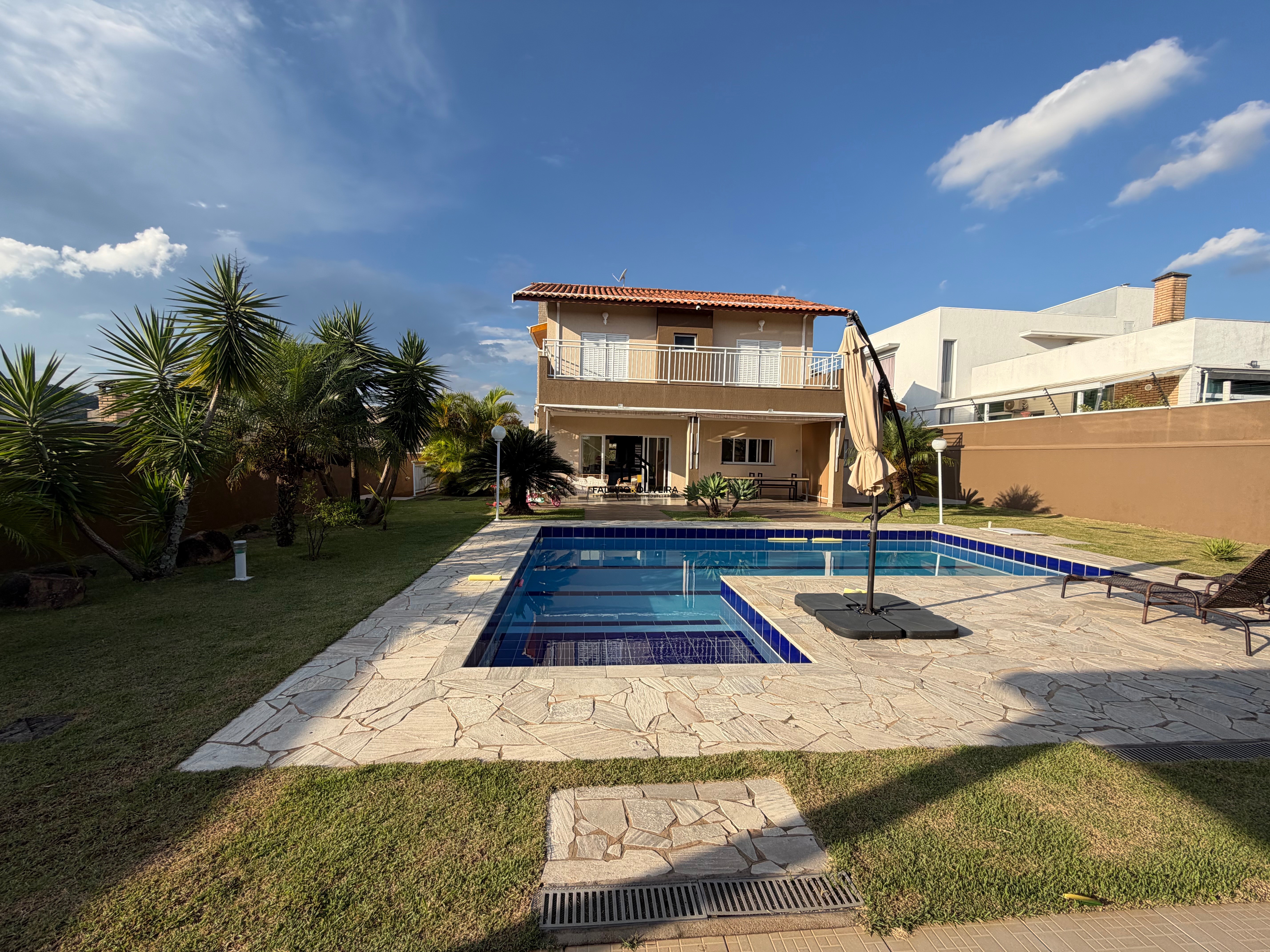 Casa, 6 quartos, 400 m² - Foto 1