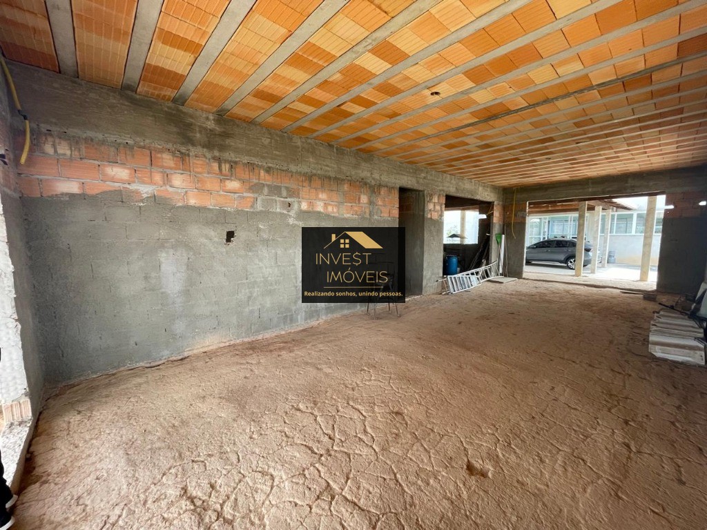 Excelente oportunidade: Casa à venda em Florestal-MG, bairro Nossa Senhora Aparecida - 2 quartos, 1 sala, 1 banheiro, 9 vagas, 450m².