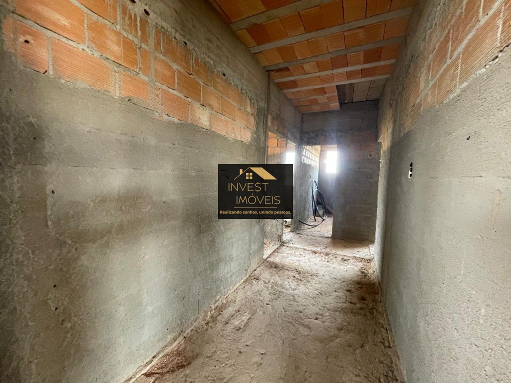 Excelente oportunidade: Casa à venda em Florestal-MG, bairro Nossa Senhora Aparecida - 2 quartos, 1 sala, 1 banheiro, 9 vagas, 450m².