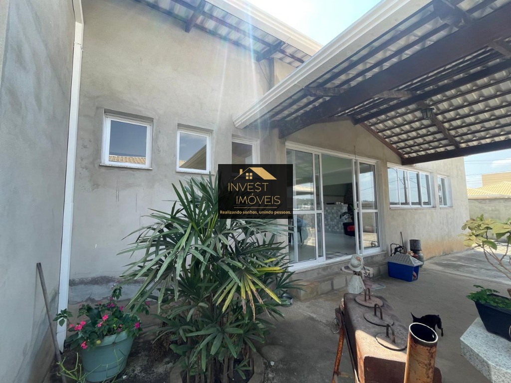 Excelente oportunidade: Casa à venda em Florestal-MG, bairro Nossa Senhora Aparecida - 2 quartos, 1 sala, 1 banheiro, 9 vagas, 450m².