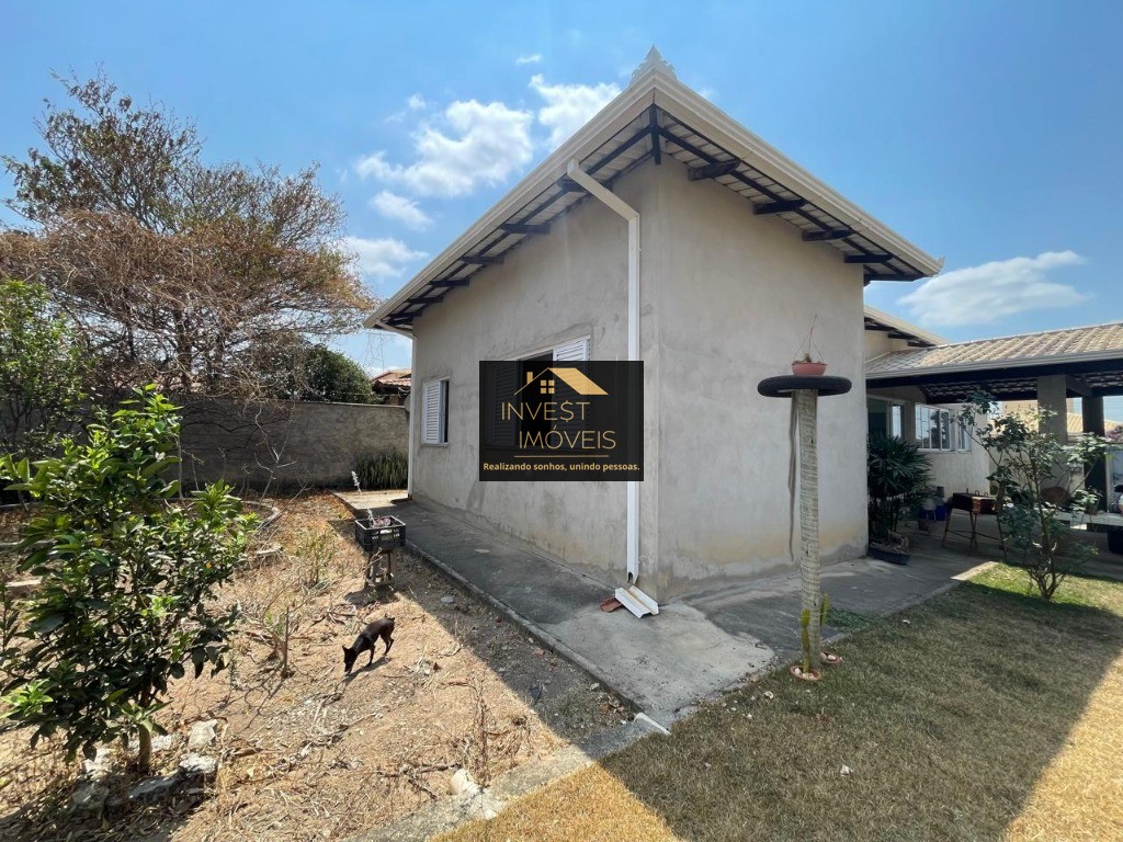 Excelente oportunidade: Casa à venda em Florestal-MG, bairro Nossa Senhora Aparecida - 2 quartos, 1 sala, 1 banheiro, 9 vagas, 450m².