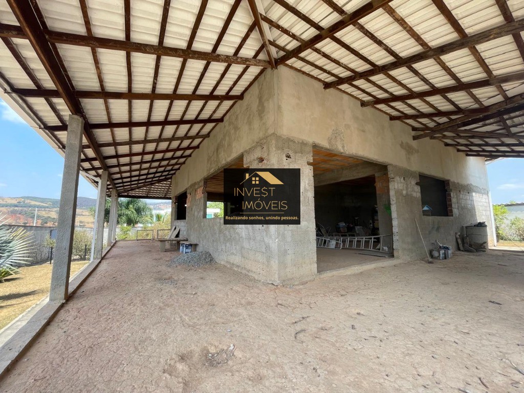 Excelente oportunidade: Casa à venda em Florestal-MG, bairro Nossa Senhora Aparecida - 2 quartos, 1 sala, 1 banheiro, 9 vagas, 450m².