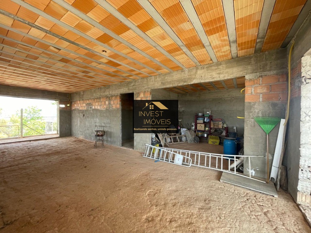 Excelente oportunidade: Casa à venda em Florestal-MG, bairro Nossa Senhora Aparecida - 2 quartos, 1 sala, 1 banheiro, 9 vagas, 450m².