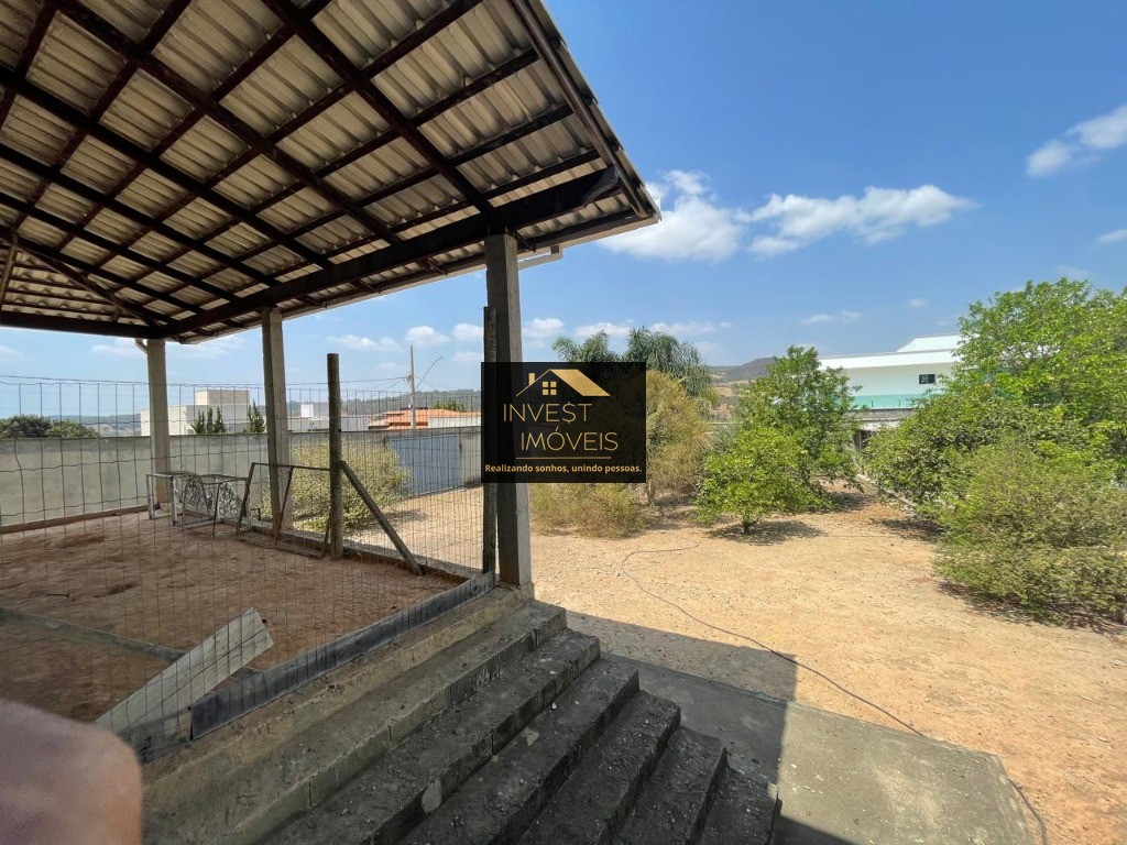Excelente oportunidade: Casa à venda em Florestal-MG, bairro Nossa Senhora Aparecida - 2 quartos, 1 sala, 1 banheiro, 9 vagas, 450m².